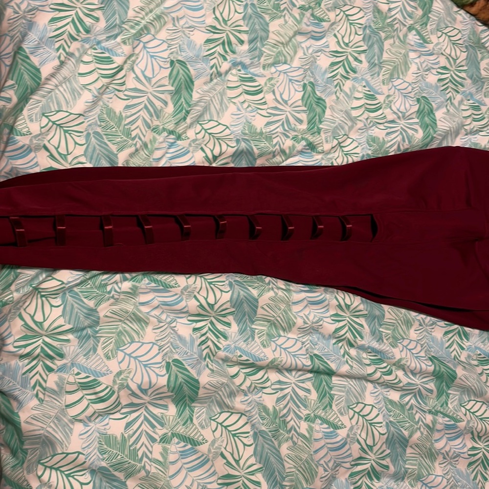 Burgundy leggings size: small